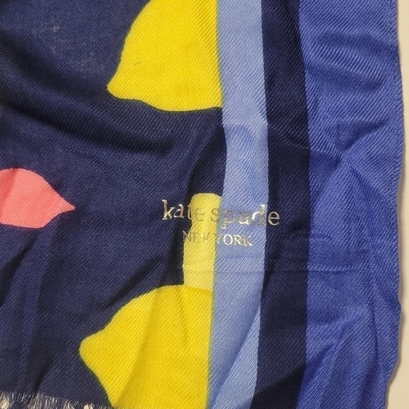KATE SPADE NWT Lemon Zest Oblong Scarf.. - Picture 12 of 13
